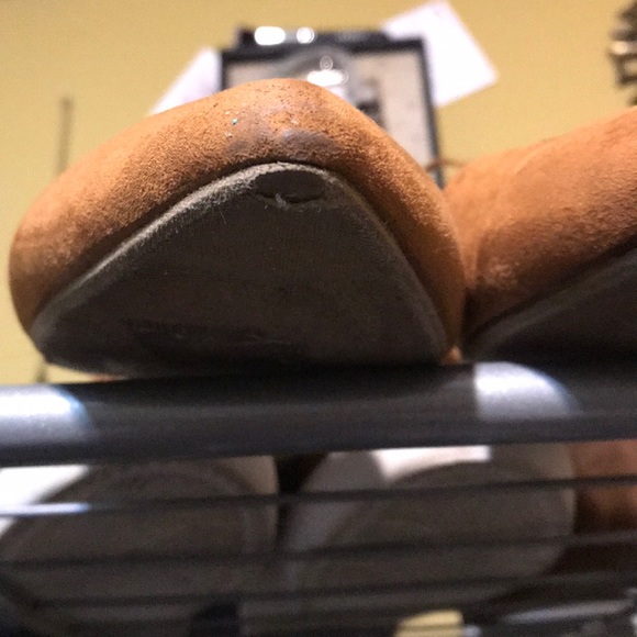 Super cute brown flats with fringe! - Picture 9 of 10